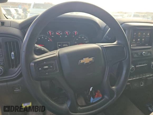 ✅ 2020 Chevrolet Silverado 2500HD Work Truck • VIN: 1GC1YLE72LF271986 • Lot: 43933991. Wystawiony na IAAI z przebiegiem 132 329 mil. Bezpłatny archiwum sprzedaży aukcyjnych z USA i szczegółowy raport historii pojazdu na DreamBid. Zdjęcie 10.