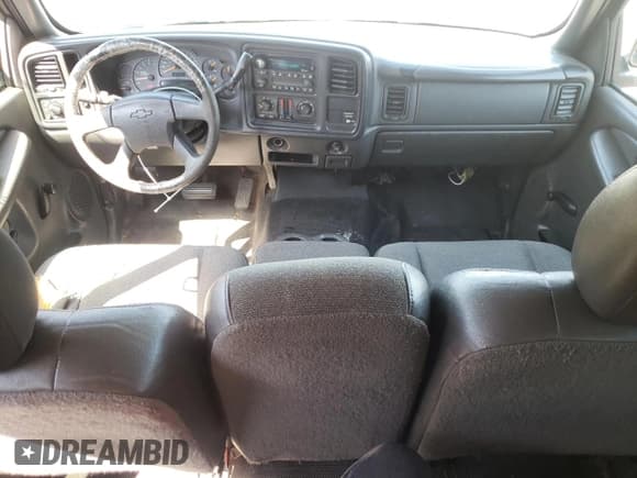 ✅ 2003 Chevrolet Silverado 1500 • VIN: 2GCEC19V431393432 • Лот: 70439904. Опубликован ранее на Copart с пробегом 326 454 миль. Бесплатный доступ к архиву аукционных продаж из США и подробный отчёт об истории автомобиля на DreamBid. Изображение 8.