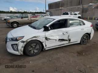 2020 Hyundai Ioniq SE с VIN KMHC75LC3LU190817, выставлен на аукционе Copart как лот 72082744 с пробегом 49 930 миль миль и Списание • Salvage title. История ставок и продаж доступна на DreamBid. Изображение 1.