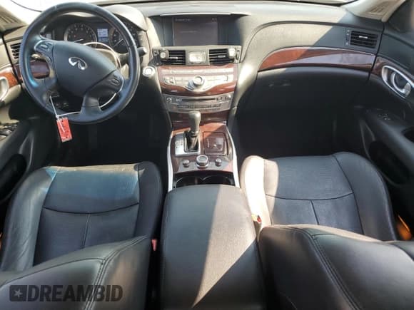 ✅ 2015 Infiniti Q70 • VIN: JN1BY1AR7FM561000 • Lot: 62466625. Wystawiony na Copart z przebiegiem 95 503 mil. Bezpłatny archiwum sprzedaży aukcyjnych z USA i szczegółowy raport historii pojazdu na DreamBid. Zdjęcie 8.