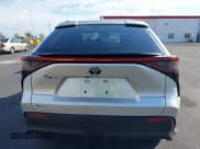 ✅ 2024 Toyota bZ4X XLE • VIN: JTMAAAAA2RA053272 • Лот: 43498626. Опубликован ранее на IAAI с пробегом 12 395 миль. Бесплатный доступ к архиву аукционных продаж из США и подробный отчёт об истории автомобиля на DreamBid. Изображение 16.