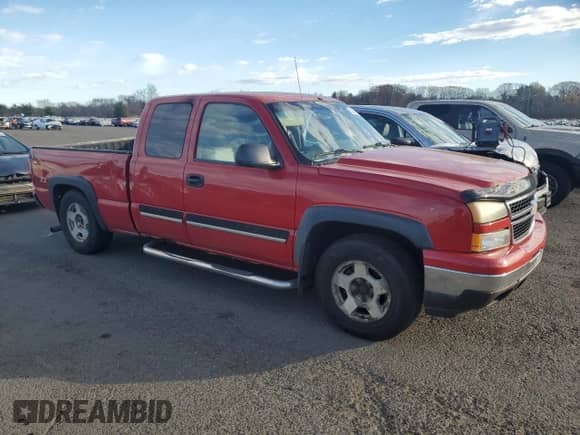 ✅ 2006 Chevrolet Silverado 1500 LS • VIN: 2GCEK19B861263733 • Lot: 80941984. Wystawiony na Copart z przebiegiem 250 132 mil mil. Skorzystaj z bezpłatnego archiwum sprzedaży aukcyjnych z USA i zobacz szczegółowy raport historii pojazdu na DreamBid. Zdjęcie 4.