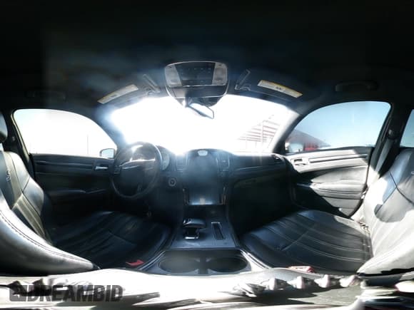 ✅ 2014 Chrysler 300 S • VIN: 2C3CCAGGXEH374510 • Лот: 43329759. Опубликован ранее на IAAI с пробегом 111 160 миль. Бесплатный доступ к архиву аукционных продаж из США и подробный отчёт об истории автомобиля на DreamBid. Изображение 18.