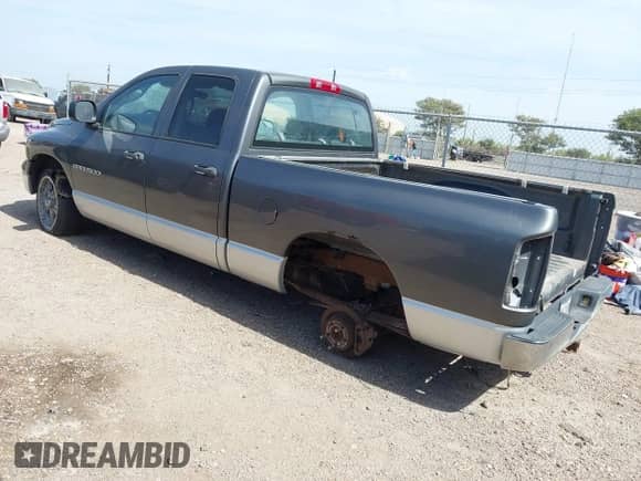 2003 Dodge 1500 ST z VIN 1D7HA18N63S303062, wystawiony jako IAAI lot #42756553 z przebiegiem 167 746 mil mil oraz . Historia ofert i sprzedaży dostępna na DreamBid. Obrazek 3.