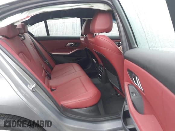 ✅ 2023 BMW 3 Series 330i xDrive • VIN: 3MW89FF01P8D20900 • Lot: 42311097. Listed on IAAI with 28,197 mi. Free auction sales archive from the USA and detailed vehicle history report at DreamBid. Image 8.