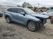 ✅ 2022 Toyota Highlander Platinum • VIN: 5TDFZRAH4NS114709 • Lot: 84807974. Wystawiony na Copart z przebiegiem 46 499 mil. Bezpłatny archiwum sprzedaży aukcyjnych z USA i szczegółowy raport historii pojazdu na DreamBid. Zdjęcie 4.