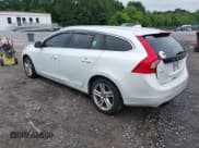 ✅ 2015 Volvo V60 T5 Drive-E Premier • VIN: YV140MEB8F1188282 • Lot: 42507317. Wystawiony na IAAI z przebiegiem 130 000 mil. Bezpłatny archiwum sprzedaży aukcyjnych z USA i szczegółowy raport historii pojazdu na DreamBid. Zdjęcie 3.