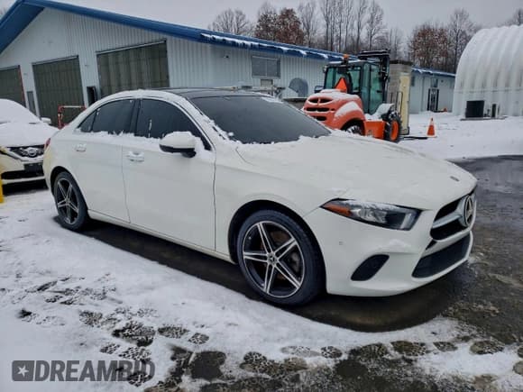 ✅ 2019 Mercedes-Benz A 220 • VIN: WDD3G4FB6KW020493 • Lot: 95992765. Listed on Copart with 98,281 mi. Free auction sales archive from the USA and detailed vehicle history report at DreamBid. Image 4.