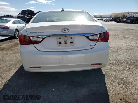 ✅ 2011 Hyundai Sonata SE • VIN: 5NPEC4AC0BH242371 • Lot: 76991164. Listed on Copart with 212,518 mi. Free auction sales archive from the USA and detailed vehicle history report at DreamBid. Image 6.