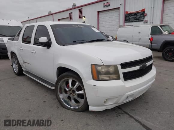 ✅ 2007 Chevrolet Avalanche LTZ • VIN: 3GNEC12J87G109246 • Lot: 41989146. Listed on IAAI with 171,005 mi. Free auction sales archive from the USA and detailed vehicle history report at DreamBid. Image 1.