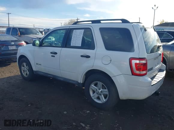 ✅ 2010 Ford Escape Hybrid • VIN: 1FMCU5K39AKA47079 • Lot: 43636537. Wystawiony na IAAI z przebiegiem 133 386 mil. Bezpłatny archiwum sprzedaży aukcyjnych z USA i szczegółowy raport historii pojazdu na DreamBid. Zdjęcie 3.