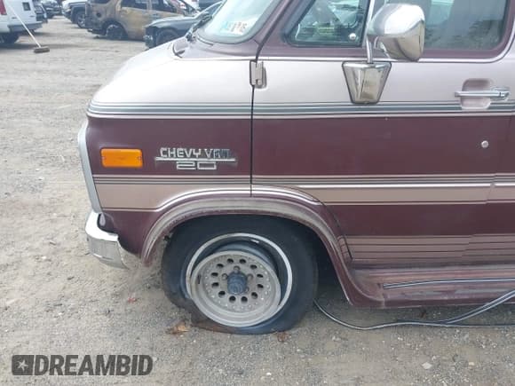 ✅ 1989 Chevrolet Chevy Van • VIN: 2GBEG25K0K4119457 • Лот: 42713337. Опубликован ранее на IAAI с пробегом 11 598 миль. Бесплатный доступ к архиву аукционных продаж из США и подробный отчёт об истории автомобиля на DreamBid. Изображение 14.