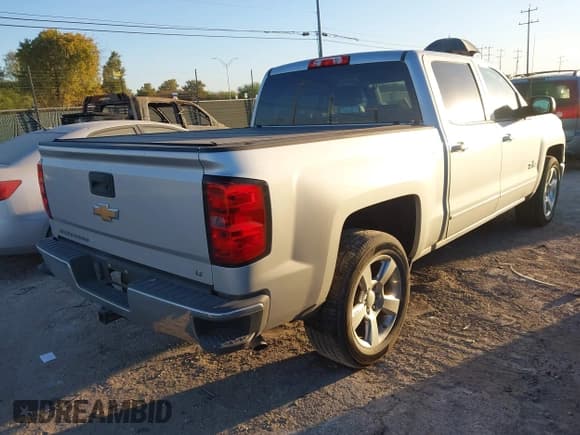 ✅ 2015 Chevrolet Silverado 1500 LT • VIN: 3GCPCREC3FG308989 • Lot: 43689799. Wystawiony na IAAI z przebiegiem 158 979 mil. Bezpłatny archiwum sprzedaży aukcyjnych z USA i szczegółowy raport historii pojazdu na DreamBid. Zdjęcie 4.