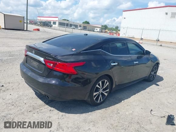 ✅ 2017 Nissan Maxima SR • VIN: 1N4AA6AP0HC371840 • Lot: 42236540. Wystawiony na IAAI z przebiegiem 137 587 mil. Bezpłatny archiwum sprzedaży aukcyjnych z USA i szczegółowy raport historii pojazdu na DreamBid. Zdjęcie 4.