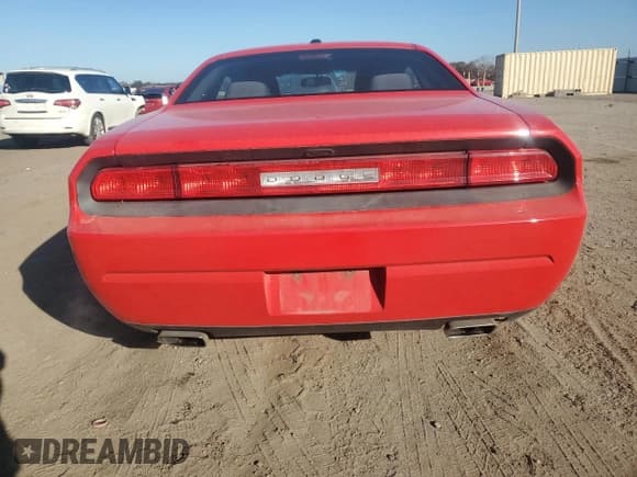 ✅ 2014 Dodge Challenger SXT • VIN: 2C3CDYAG6EH277139 • Lot: 84790204. Wystawiony na Copart z przebiegiem 266 549 mil. Bezpłatny archiwum sprzedaży aukcyjnych z USA i szczegółowy raport historii pojazdu na DreamBid. Zdjęcie 6.