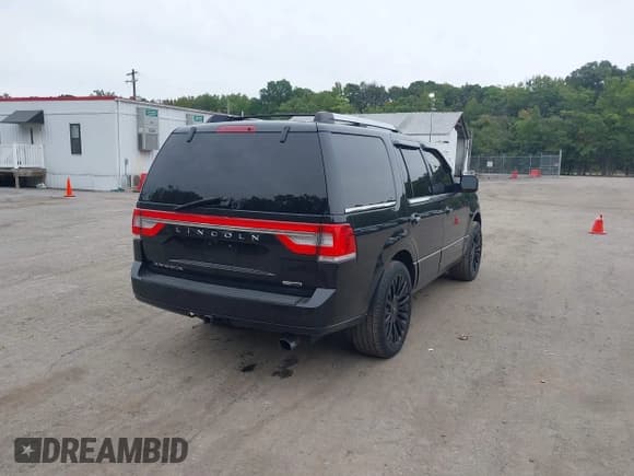 ✅ 2015 Lincoln Navigator • VIN: 5LMJJ2JT9FEJ11124 • Lot: 43329293. Wystawiony na IAAI z przebiegiem 128 142 mil. Bezpłatny archiwum sprzedaży aukcyjnych z USA i szczegółowy raport historii pojazdu na DreamBid. Zdjęcie 4.