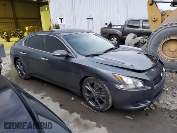 ✅ 2013 Nissan Maxima SV • VIN: 1N4AA5AP2DC841368 • Lot: 92528675. Wystawiony na Copart z przebiegiem 175 379 mil. Bezpłatny archiwum sprzedaży aukcyjnych z USA i szczegółowy raport historii pojazdu na DreamBid. Zdjęcie 4.