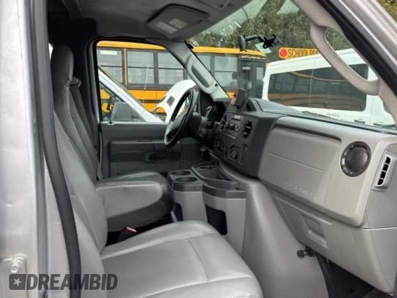 ✅ 2014 Ford Econoline Cargo Commercial • VIN: 1FTNS2EW9EDB18539 • Lot: 56041155. Wystawiony na Copart z przebiegiem 188 584 mil. Bezpłatny archiwum sprzedaży aukcyjnych z USA i szczegółowy raport historii pojazdu na DreamBid. Zdjęcie 5.