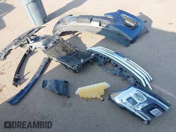 ✅ 2018 Ford Expedition Max XL • VIN: 1FMJK1GT5JEA50753 • Lot: 42374723. Wystawiony na IAAI z przebiegiem 104 605 mil. Bezpłatny archiwum sprzedaży aukcyjnych z USA i szczegółowy raport historii pojazdu na DreamBid. Zdjęcie 12.