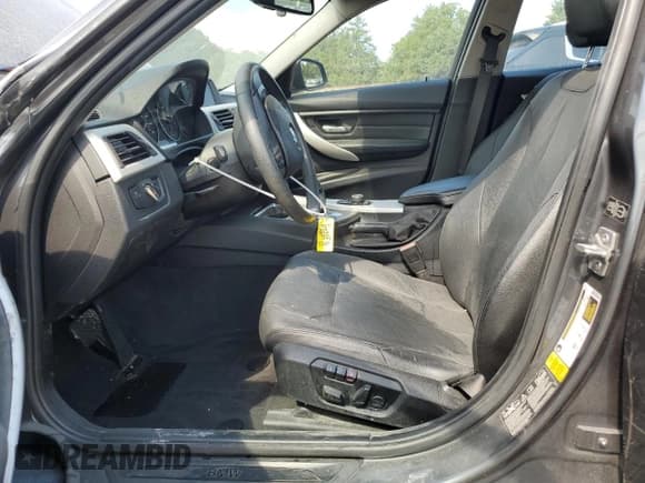 ✅ 2014 BMW 3 Series 320i xDrive • VIN: WBA3C3C53EF985330 • Lot: 68768235. Listed on Copart with 122,620 mi. Free auction sales archive from the USA and detailed vehicle history report at DreamBid. Image 7.