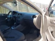 ✅ 2013 Volkswagen Jetta • VIN: 3VW2K7AJXDM259131 • Lot: 43402885. Wystawiony na IAAI z przebiegiem 179 251 mil. Bezpłatny archiwum sprzedaży aukcyjnych z USA i szczegółowy raport historii pojazdu na DreamBid. Zdjęcie 5.