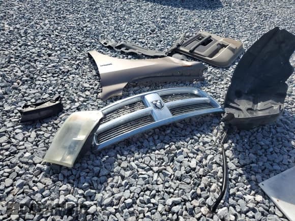 ✅ 2010 Dodge 1500 SLT • VIN: 1D7RB1CT6AS193439 • Lot: 51437095. Wystawiony na Copart z przebiegiem 147 903 mil. Bezpłatny archiwum sprzedaży aukcyjnych z USA i szczegółowy raport historii pojazdu na DreamBid. Zdjęcie 14.