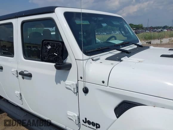 ✅ 2023 Jeep Gladiator Sport S • VIN: 1C6HJTAG3PL532694 • Лот: 42446863. Опубликован ранее на IAAI с пробегом 40 525 миль. Бесплатный доступ к архиву аукционных продаж из США и подробный отчёт об истории автомобиля на DreamBid. Изображение 20.