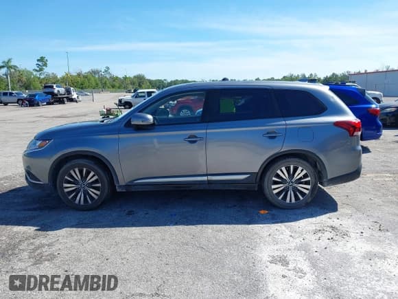 ✅ 2019 Mitsubishi Outlander SE • VIN: JA4AD3A37KZ006566 • Lot: 43542411. Wystawiony na IAAI z przebiegiem 115 442 mil. Bezpłatny archiwum sprzedaży aukcyjnych z USA i szczegółowy raport historii pojazdu na DreamBid. Zdjęcie 14.