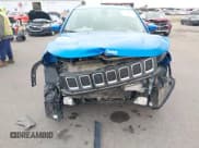 ✅ 2018 Jeep Compass Latitude • VIN: 3C4NJDBB6JT282156 • Lot: 43641156. Wystawiony na IAAI z przebiegiem 76 869 mil. Bezpłatny archiwum sprzedaży aukcyjnych z USA i szczegółowy raport historii pojazdu na DreamBid. Zdjęcie 6.