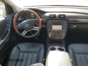 ✅ 2010 Mercedes-Benz R • VIN: 4JGCB6FB1AA103664 • Лот: 73467584. Опубликован ранее на Copart с пробегом 238 919 миль. Бесплатный доступ к архиву аукционных продаж из США и подробный отчёт об истории автомобиля на DreamBid. Изображение 8.