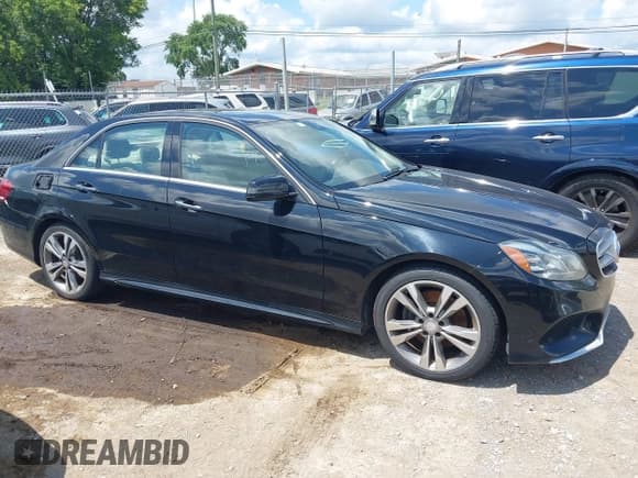 ✅ 2016 Mercedes-Benz E 350 Sport • VIN: WDDHF5KB5GB293458 • Lot: 42828581. Listed on IAAI with 141,642 mi. Free auction sales archive from the USA and detailed vehicle history report at DreamBid. Image 13.