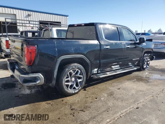 ✅ 2022 GMC Sierra 1500 SLT • VIN: 3GTPHDED5NG594100 • Лот: 85392434. Опубликован ранее на Copart с пробегом 24 082 миль. Бесплатный доступ к архиву аукционных продаж из США и подробный отчёт об истории автомобиля на DreamBid. Изображение 3.