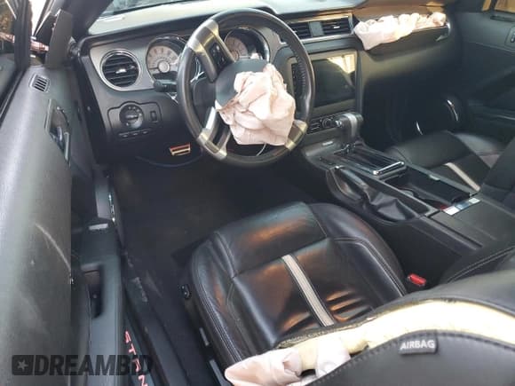 ✅ 2010 Ford Mustang GT • VIN: 1ZVBP8CHXA5136254 • Lot: 92683775. Wystawiony na Copart z przebiegiem 128 742 mil. Bezpłatny archiwum sprzedaży aukcyjnych z USA i szczegółowy raport historii pojazdu na DreamBid. Zdjęcie 8.