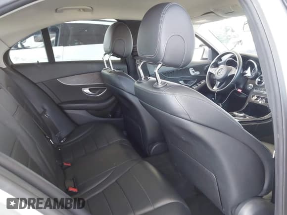 ✅ 2017 Mercedes-Benz C 300 • VIN: 55SWF4JB8HU220935 • Лот: 39645579. Опубликован ранее на IAAI с пробегом 37 338 миль. Бесплатный доступ к архиву аукционных продаж из США и подробный отчёт об истории автомобиля на DreamBid. Изображение 8.