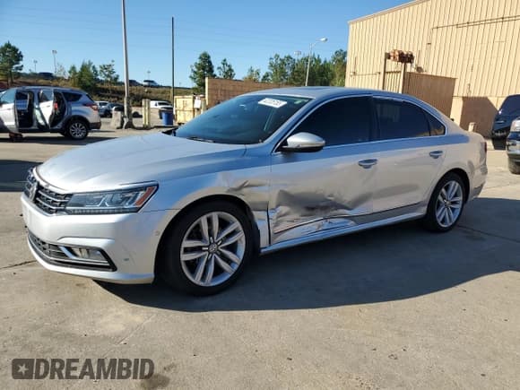 ✅ 2017 Volkswagen Passat SEL Premium • VIN: 1VWCT7A36HC043433 • Lot: 82205155. Wystawiony na Copart z przebiegiem 147 357 mil. Bezpłatny archiwum sprzedaży aukcyjnych z USA i szczegółowy raport historii pojazdu na DreamBid. Zdjęcie 1.
