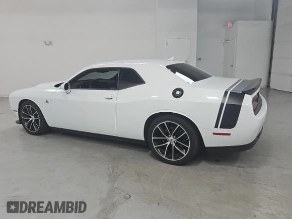 ✅ 2018 Dodge Challenger R/T Scat Pack • VIN: 2C3CDZFJ7JH270124 • Lot: 91578625. Wystawiony na Copart z przebiegiem 91 504 mil. Bezpłatny archiwum sprzedaży aukcyjnych z USA i szczegółowy raport historii pojazdu na DreamBid. Zdjęcie 2.
