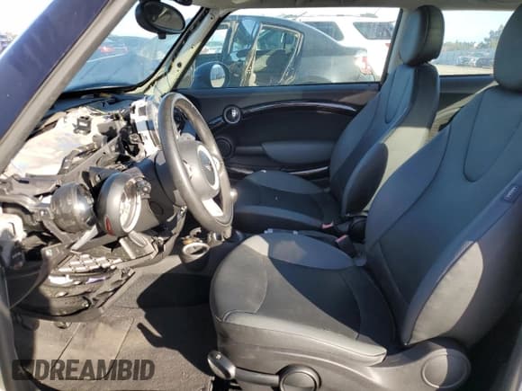 ✅ 2008 MINI Hardtop • VIN: WMWMF335X8TU64025 • Lot: 92147285. Listed on Copart with Not provided. Free auction sales archive from the USA and detailed vehicle history report at DreamBid. Image 7.