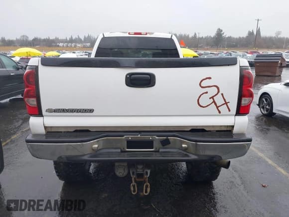 ✅ 2006 Chevrolet Silverado 2500HD LT1 • VIN: 1GCHK23D46F191371 • Лот: 41032500. Опубликован ранее на IAAI с пробегом Не указан. Бесплатный доступ к архиву аукционных продаж из США и подробный отчёт об истории автомобиля на DreamBid. Изображение 16.