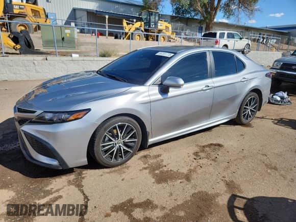 2024 Toyota Camry SE with VIN 4T1T11AK4RU891055, listed as a Copart auction lot 80201775 with 25,563 mi miles and Salvage title. Bid and sale history available at DreamBid. Image 1.