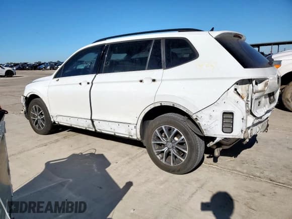✅ 2021 Volkswagen Tiguan S • VIN: 3VV1B7AX2MM000492 • Lot: 90380955. Wystawiony na Copart z przebiegiem 45 670 mil. Bezpłatny archiwum sprzedaży aukcyjnych z USA i szczegółowy raport historii pojazdu na DreamBid. Zdjęcie 2.