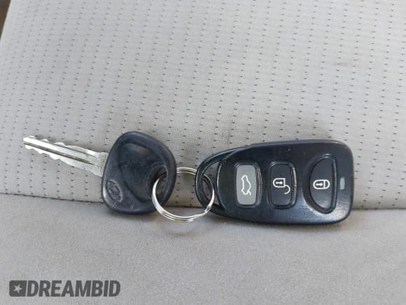 ✅ 2008 Hyundai Sonata GLS • VIN: 5NPET46C38H330980 • Лот: 41355527. Опубликован ранее на IAAI с пробегом 169 596 миль. Бесплатный доступ к архиву аукционных продаж из США и подробный отчёт об истории автомобиля на DreamBid. Изображение 11.