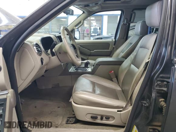 ✅ 2007 Ford Explorer XLT • VIN: 1FMEU73E17UB55732 • Lot: 88816905. Listed on Copart with 163,812 mi. Free auction sales archive from the USA and detailed vehicle history report at DreamBid. Image 7.