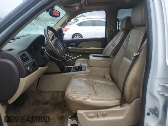 ✅ 2009 GMC Yukon Denali • VIN: 1GKFC03269R143403 • Лот: 58799365. Опубликован ранее на Copart с пробегом 96 338 миль. Бесплатный доступ к архиву аукционных продаж из США и подробный отчёт об истории автомобиля на DreamBid. Изображение 7.