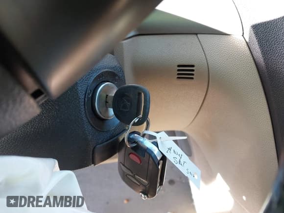 ✅ 2010 Saturn Outlook • VIN: 5GZLRUED3AJ201245 • Lot: 41357675. Wystawiony na IAAI z przebiegiem 142 720 mil. Bezpłatny archiwum sprzedaży aukcyjnych z USA i szczegółowy raport historii pojazdu na DreamBid. Zdjęcie 11.