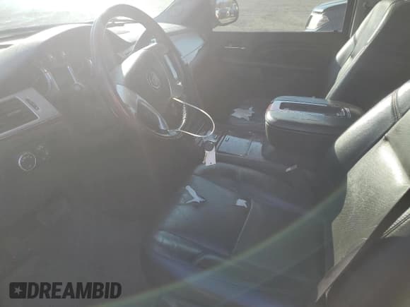 ✅ 2013 Cadillac Escalade Luxury • VIN: 1GYS3BEFXDR110896 • Лот: 92697115. Опубликован ранее на Copart с пробегом 195 297 миль. Бесплатный доступ к архиву аукционных продаж из США и подробный отчёт об истории автомобиля на DreamBid. Изображение 7.