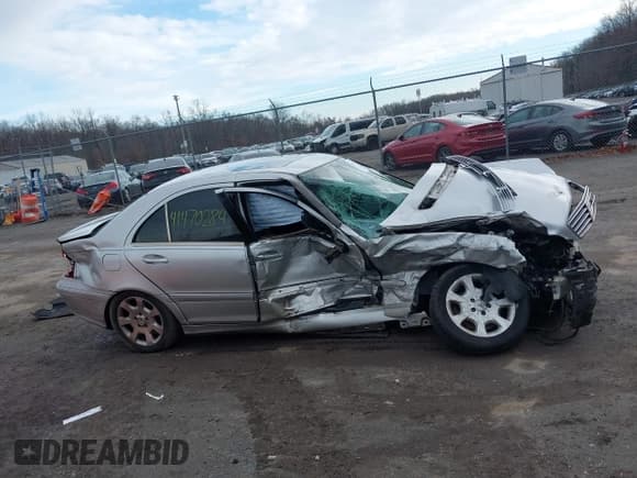 ✅ 2005 Mercedes-Benz C 320 • VIN: WDBRF64J85F605107 • Lot: 41470284. Wystawiony na IAAI z przebiegiem Nie podano. Bezpłatny archiwum sprzedaży aukcyjnych z USA i szczegółowy raport historii pojazdu na DreamBid. Zdjęcie 13.