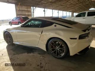 ✅ 2024 Nissan Z Performance • VIN: JN1BZ4BH3RM360901 • Lot: 87236255. Wystawiony na Copart z przebiegiem 13 928 mil. Bezpłatny archiwum sprzedaży aukcyjnych z USA i szczegółowy raport historii pojazdu na DreamBid. Zdjęcie 2.