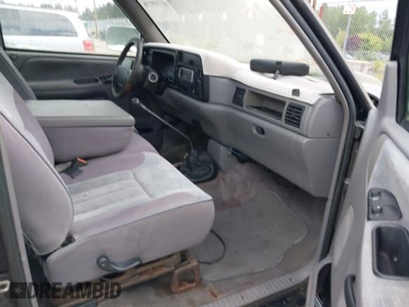 ✅ 1996 Dodge 1500 • VIN: 1B7HC13Y1TJ187295 • Lot: 42269278. Listed on IAAI with 154,114 mi. Free auction sales archive from the USA and detailed vehicle history report at DreamBid. Image 5.