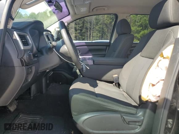 ✅ 2017 Nissan Titan SV • VIN: 1N6AA1EK9HN515866 • Lot: 84392655. Listed on Copart with 132,662 mi. Free auction sales archive from the USA and detailed vehicle history report at DreamBid. Image 7.