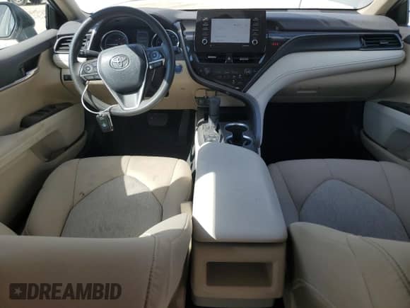 2022 Toyota Camry Hybrid LE z VIN 4T1C31AKXNU570867, wystawiony jako Copart lot #81447885 z przebiegiem 237 715 mil mil oraz Szkoda całkowita • Salvage title. Historia ofert i sprzedaży dostępna na DreamBid. Obrazek 8.